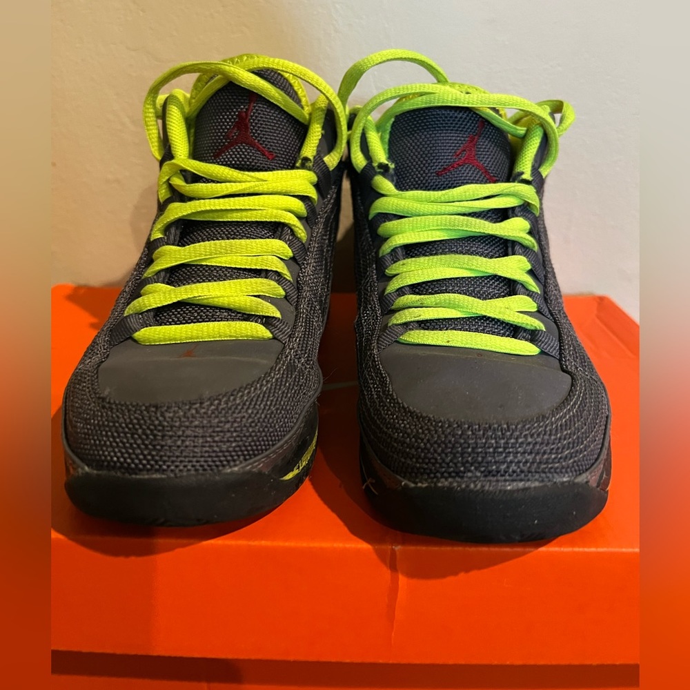 Nike dunk high (gs )size 4Y good condition with original box